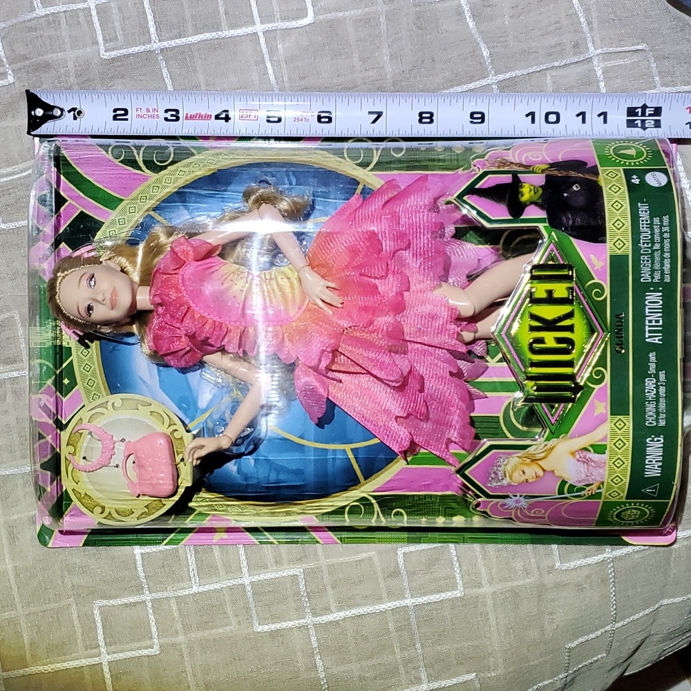 Glinda Doll‎ from Wicked - Picture 10 of 14